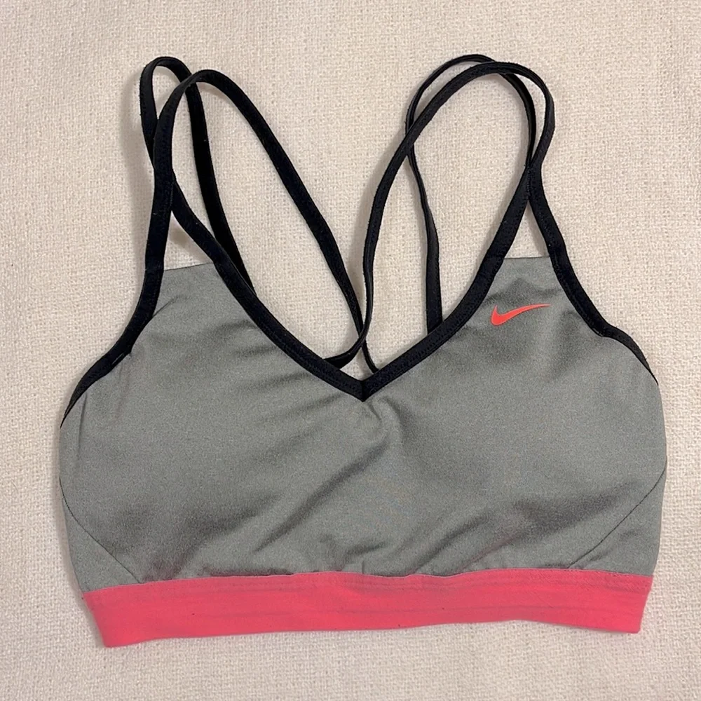 Nike‎ sport bra top size M